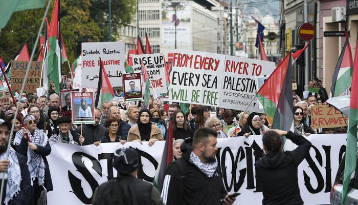 Bosna Hersek’te İsrail’in Gazze’de yaptığı soykırım protesto edildi