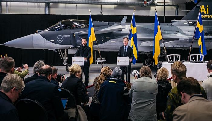 Ukrayna, İsveç’ten Gripen savaş uçağı filosu alacak