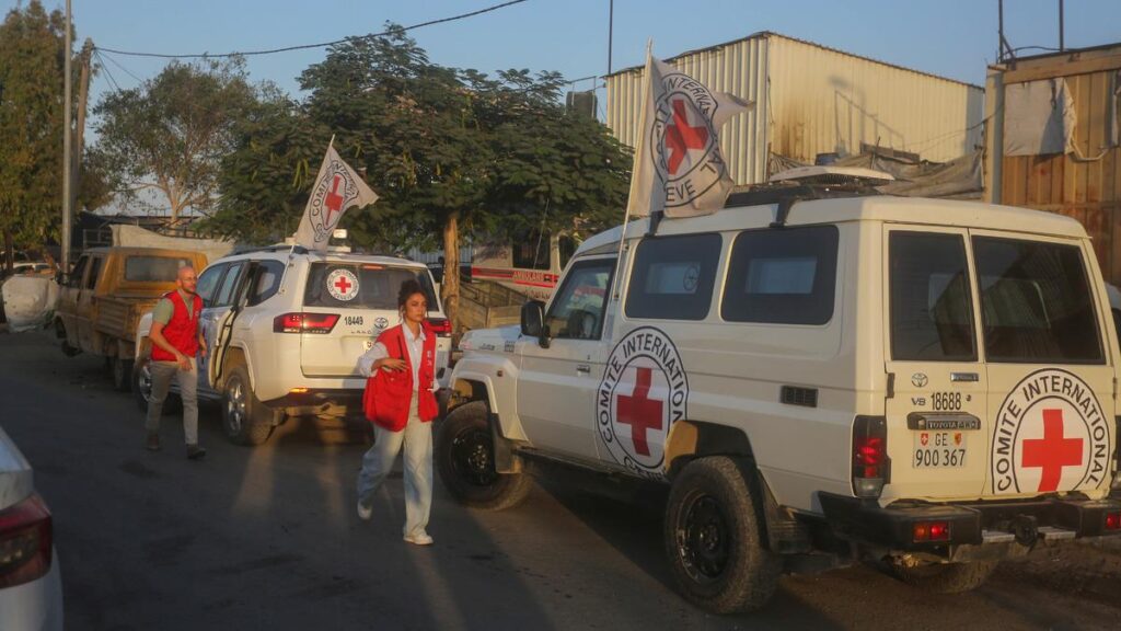 Kassam Tugayları, Gazze’deki 2 İsrailli esirin cesedini Kızılhaç’a teslim etti