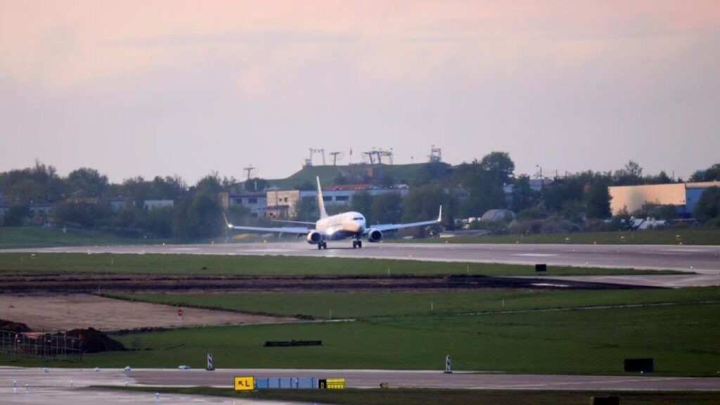 Litvanya’daki Vilnius Havalimanı meteoroloji balonları nedeniyle bu ay altıncı defa kapandı