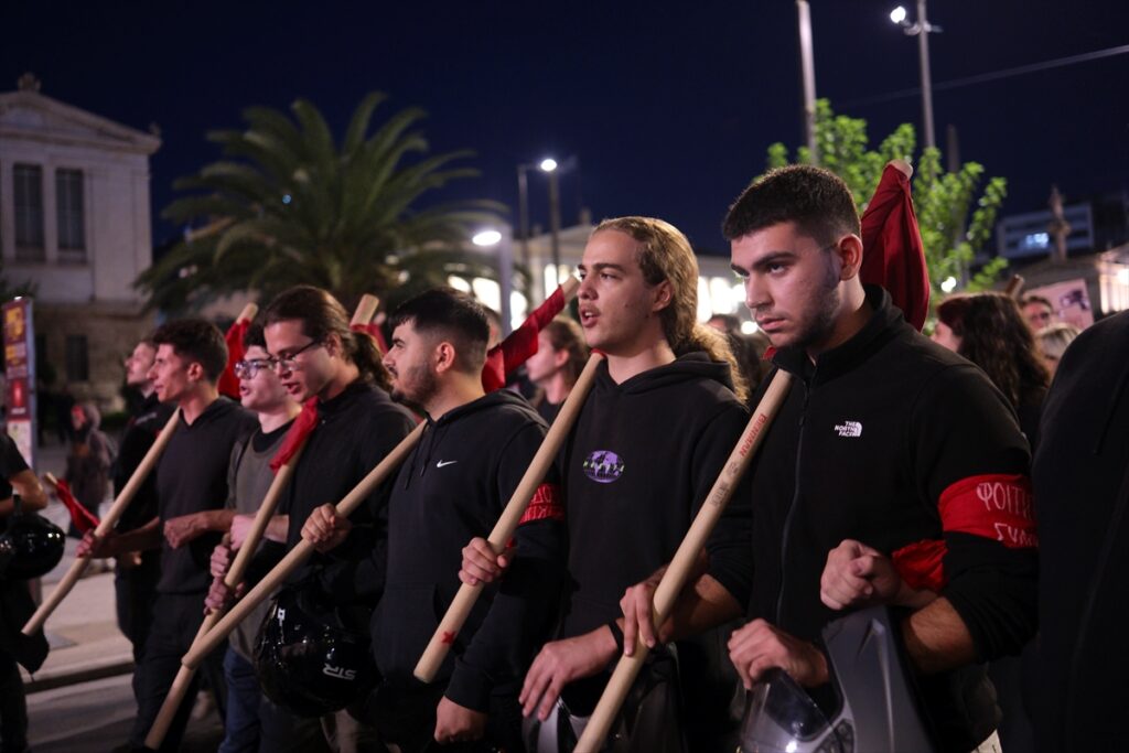 Yunanistan’da öğrenciler gösteri düzenledi | TIME-BALKAN