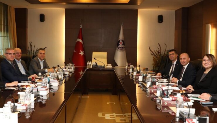 Kosova Anayasa Mahkemesi heyetinden Türkiye’ye resmi ziyaret