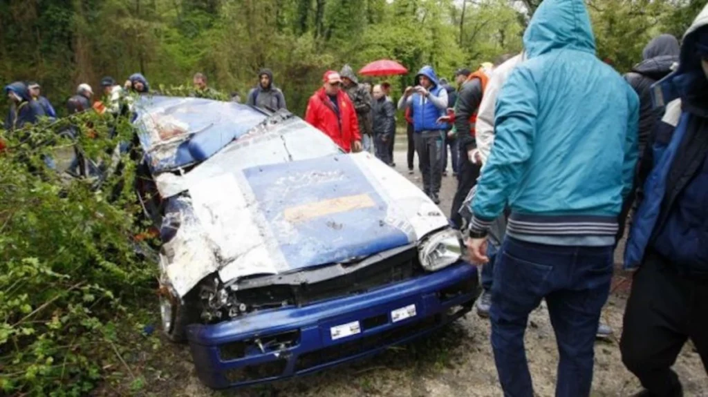 Bulgaristan’da ralli otomobili seyircilerin üzerine çarptı