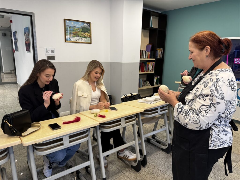 Bosna Hersek’te YEE tarafından Türkçe kursları ve Türk kültürü tanıtıldı