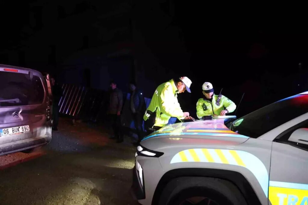 Alkollü ve Ehliyetsiz Sürücü Kovalamaca Sonrası Yakalandı