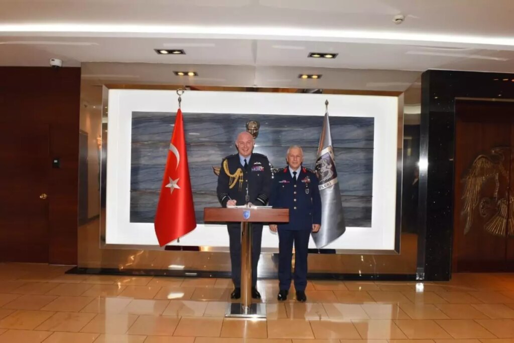 Hava Kuvvetleri Komutanı Kadıoğlu, İngiltere Hava Kuvvetleri Komutanı ile Görüştü