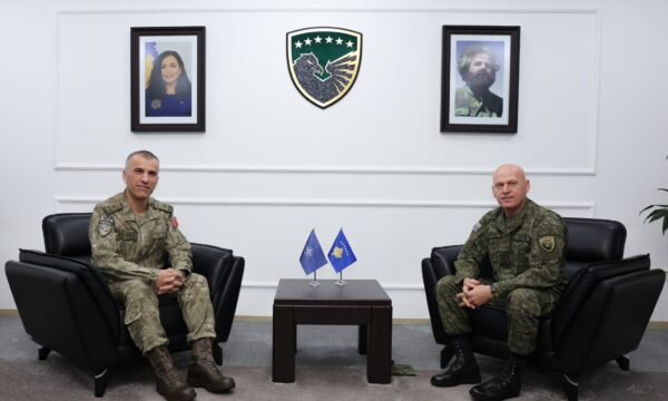 FSK Komutanı Jashari, KFOR Komutan Yardımcısı İrican’ı kabul etti