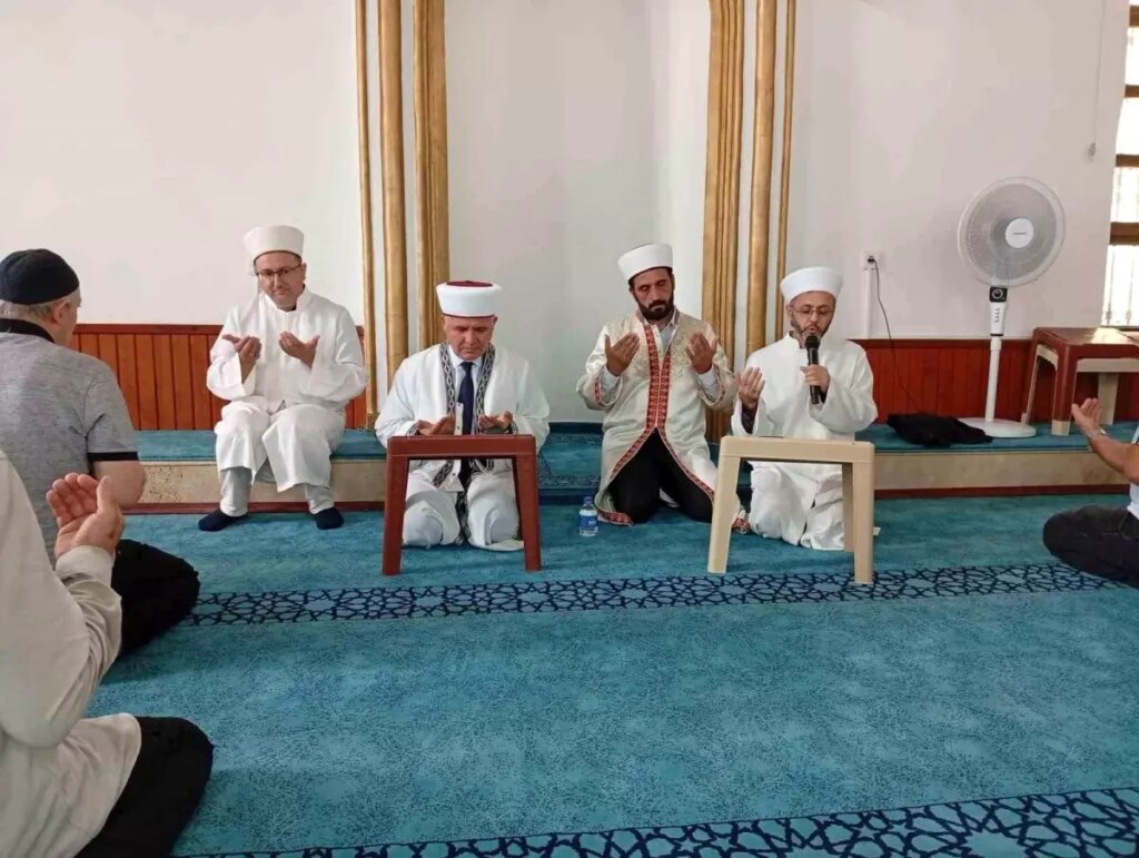 Köyceğiz’de Din Görevlileri ve Geçmişler İçin Dua Programı Düzenlendi
