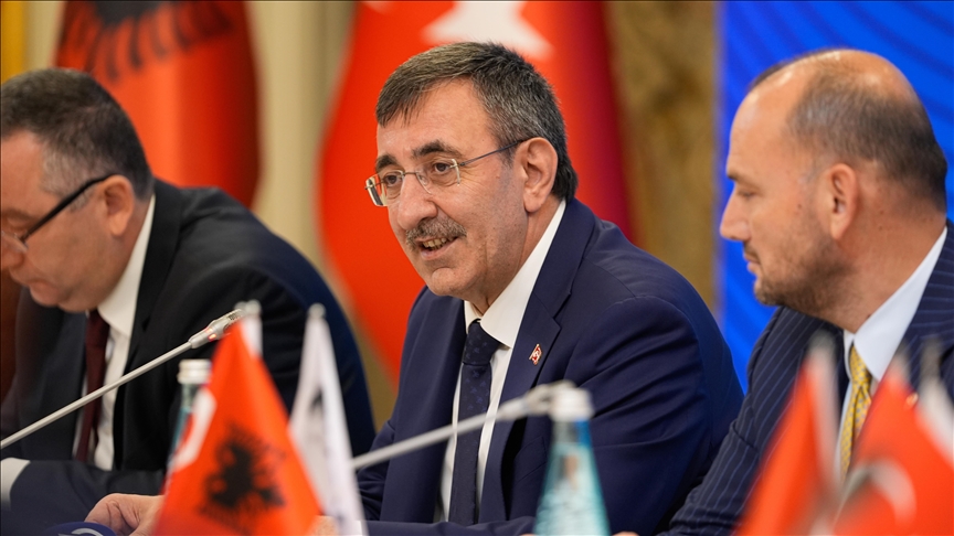 Arnavutluk, ülkemize ve Avrupa pazarlarına yakınlığı nedeniyle stratejik bir konumda