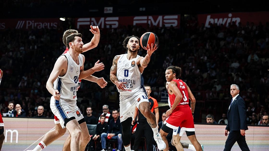 Anadolu Efes, Yunanistan ekibi Olympiakos’u 82-78 yendi