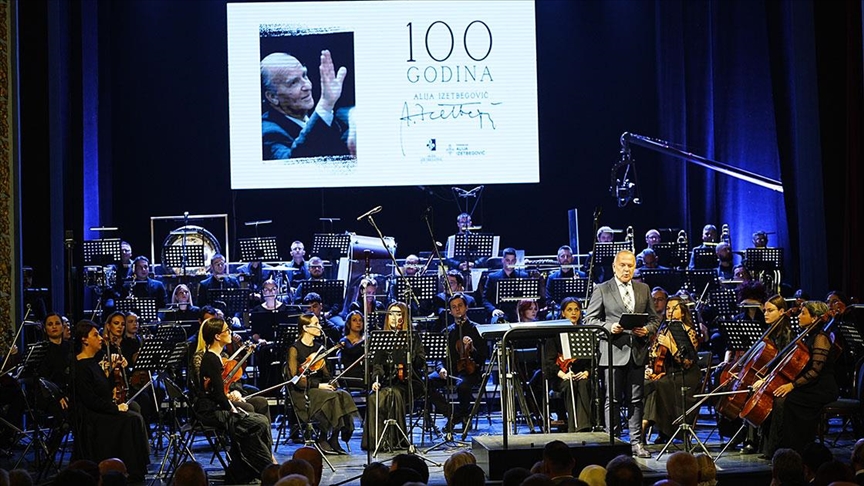 Bosna Hersek’in kurucu lideri İzetbegoviç’in “Özgürlüğe Kaçışım” eseri senfoniye dönüştürüldü