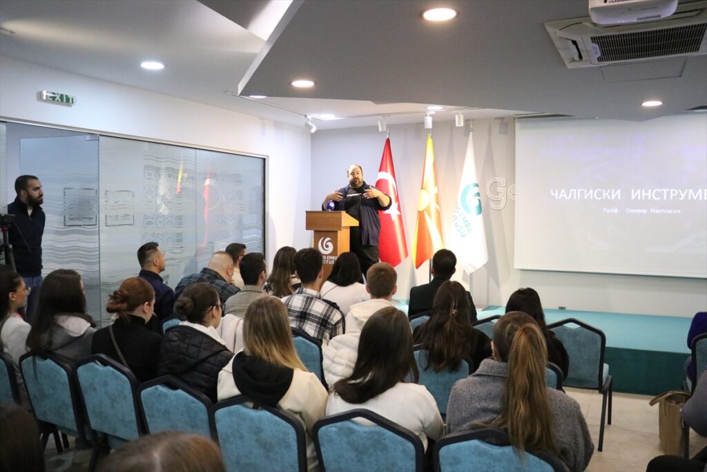 Üsküp’te Yunus Emre Enstitüsünün desteğiyle “İki Kültür-Tek Ritim” müzik atölyesinin açılışı yapıldı