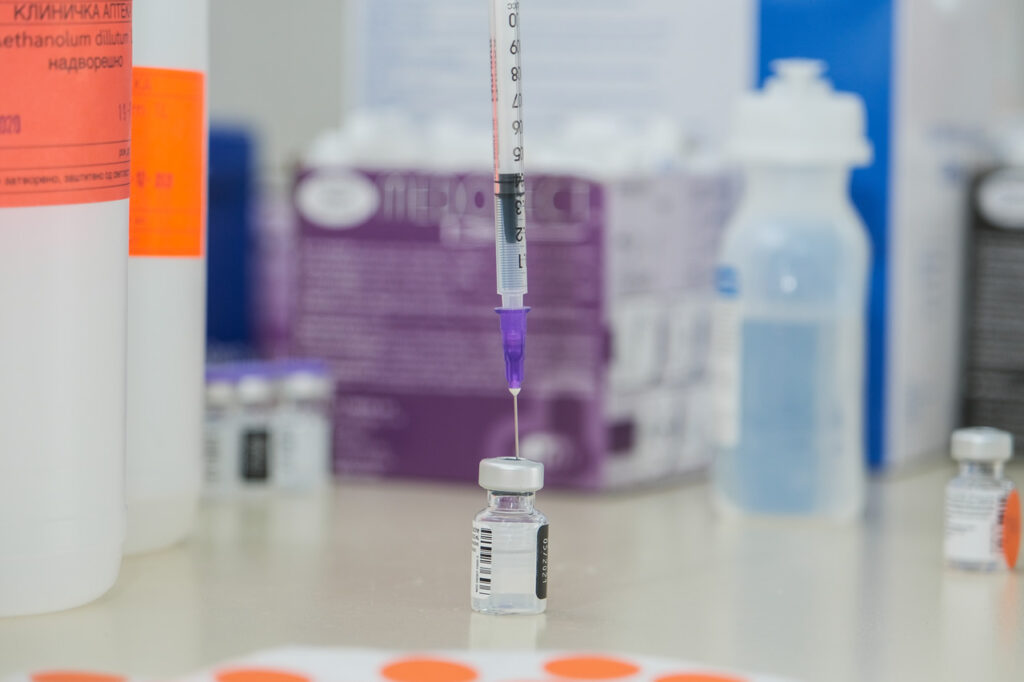 Kuzey Makedonya’da Mevsimsel Grip Aşılaması Başladı: 80.000 Doz Aşı Hazır