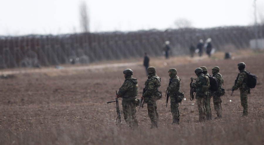 Yunanistan’da kadınlara gönüllü askerlik geliyor