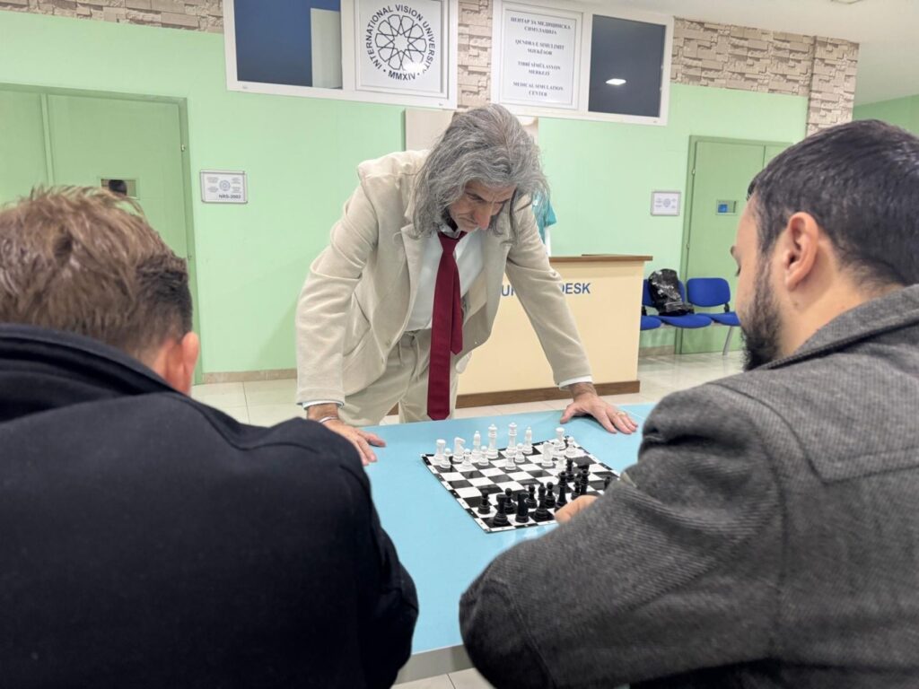 Uluslararası Vizyon Üniversitesi’nde Vize Haftası Öncesi Satranç Turnuvası