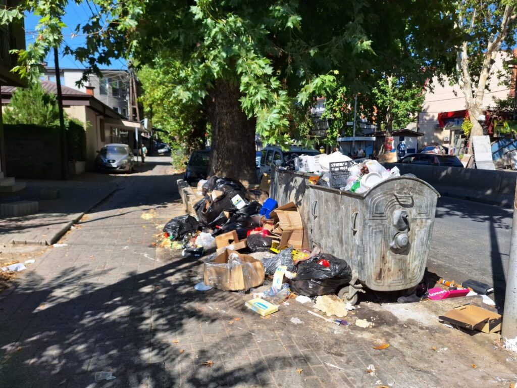 Üsküp’te 22.00–06.00 arasında çöp atma yasağı bugün yürürlüğe giriyor