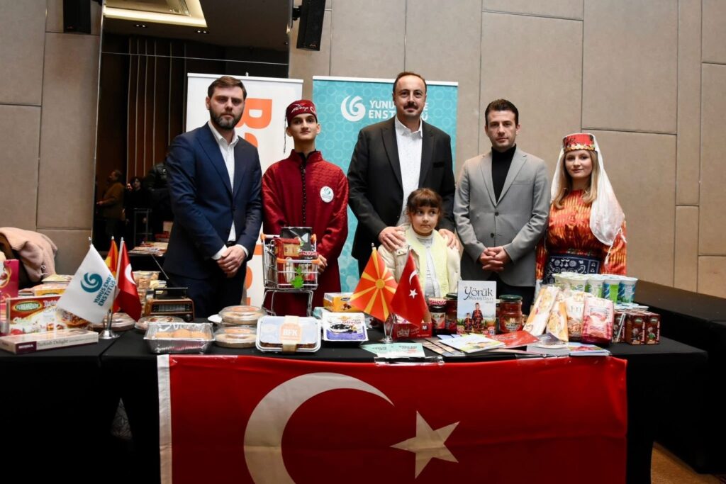 Üsküp’te Diplomatik Kermeste Türkiye Standına Yoğun İlgi