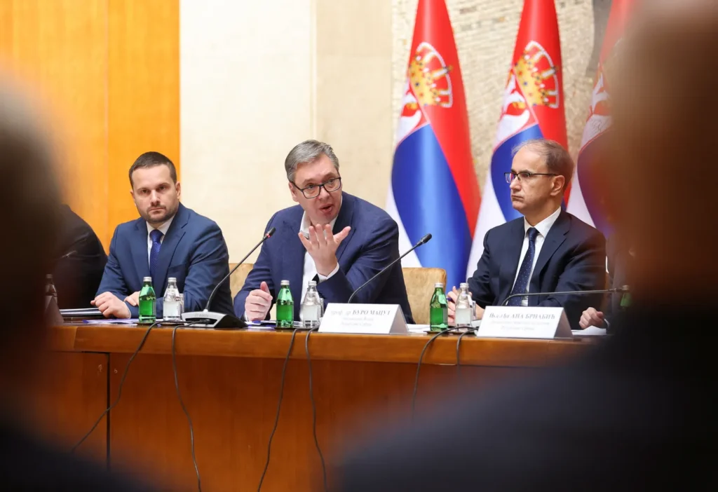 Vučić: “Sırbistan’ın gıda ve enerji stokları güçlü, ancak yaptırımlar uzun sürerse sorunlar baş gösterebilir”