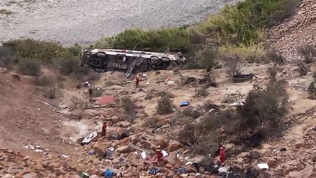 Peru'da feci kaza! 37 kişi hayatını kaybetti