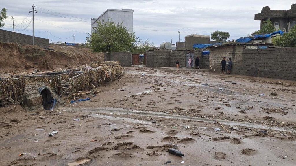 Irak’ın Erbil, Süleymaniye ve Duhok kentlerinde aylar sonra yağmur yağdı