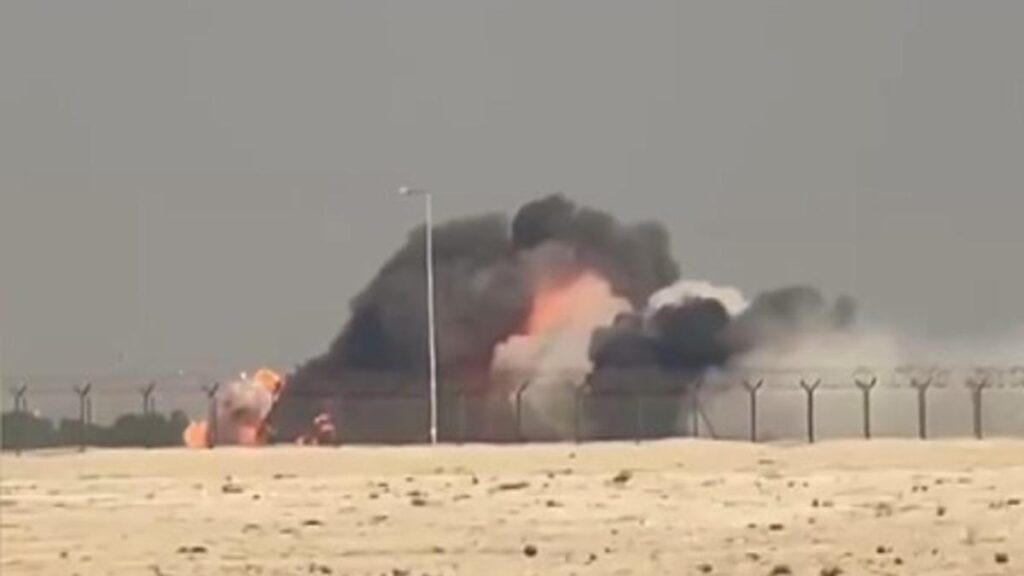 Gösteri için havalanmıştı! Böyle yere çakıldı