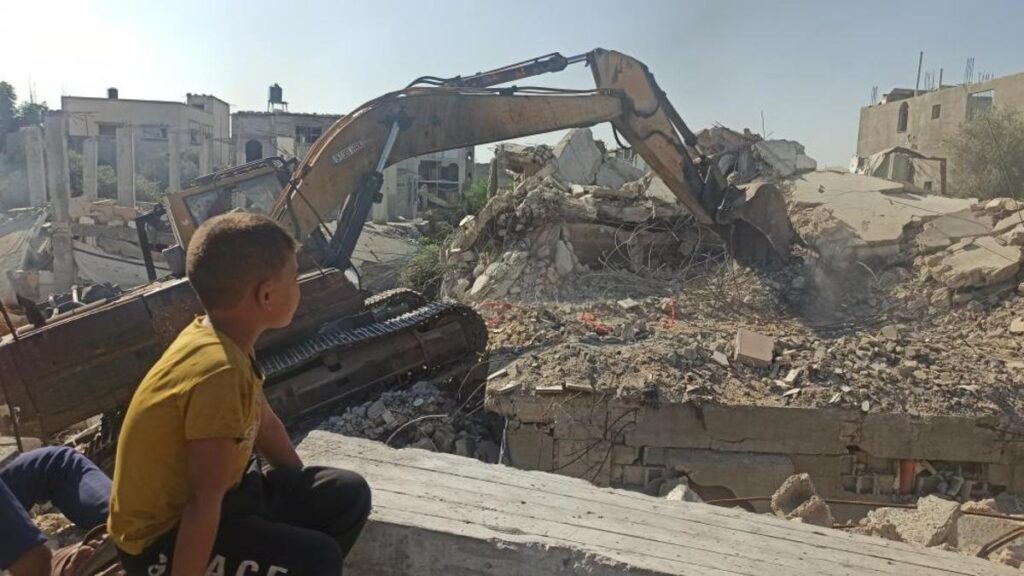 Gazze’de enkaz altındaki cenazelerin çıkarılmasına yönelik çalışmaların ilk aşaması başladı