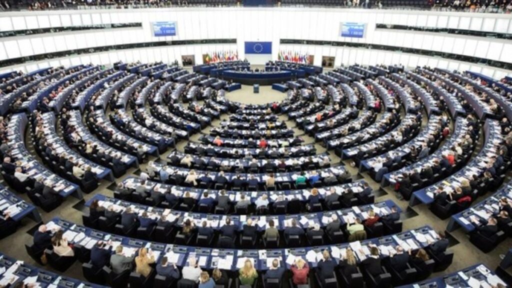 Avrupa Parlamentosu’ndan ‘sosyal medyada 16 yaş sınırı’ çağrısı