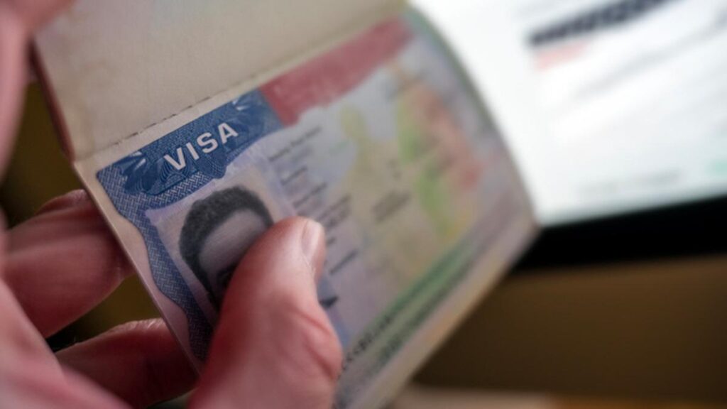 ABD’den saldırı sonrası yeni hamle! Tüm başvuruları askıya aldı