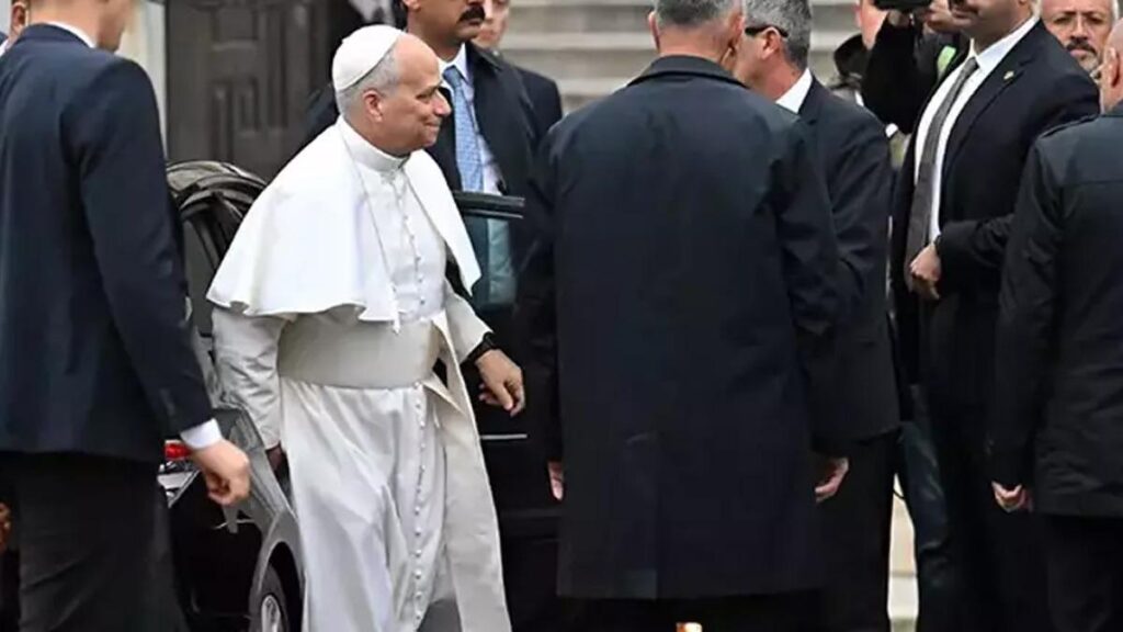 Papa 14. Leo Sultanahmet Camii’nde!