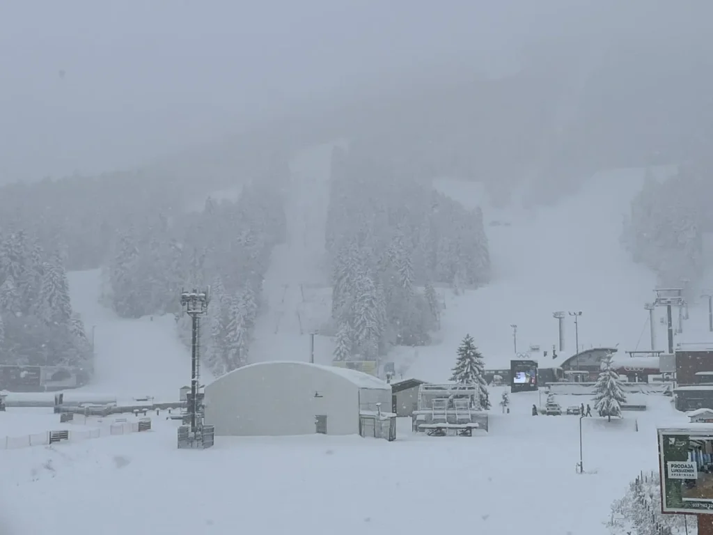 Bosna Hersek, Hırvatistan ve Sırbistan’ı karla birlikte olumsuz hava koşulları etkisi altına aldı