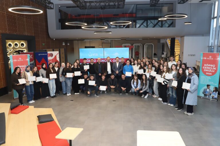 Köprü Gençlik Okulu 2025 projesinde kapanış ve sertifika dağıtım töreni düzenlendi