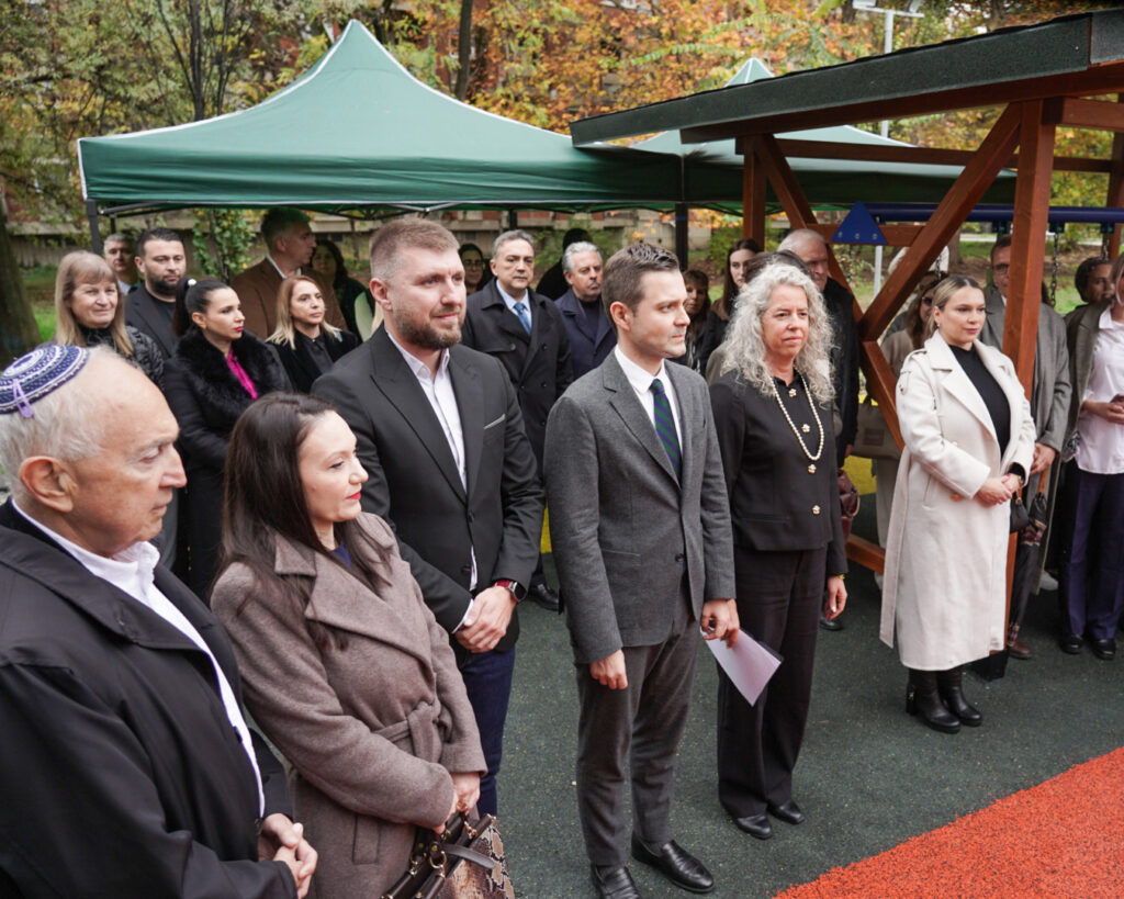 Çocuk katillerinin Üsküp’te çocuk parkı yapması sosyal medyada tepki gördü