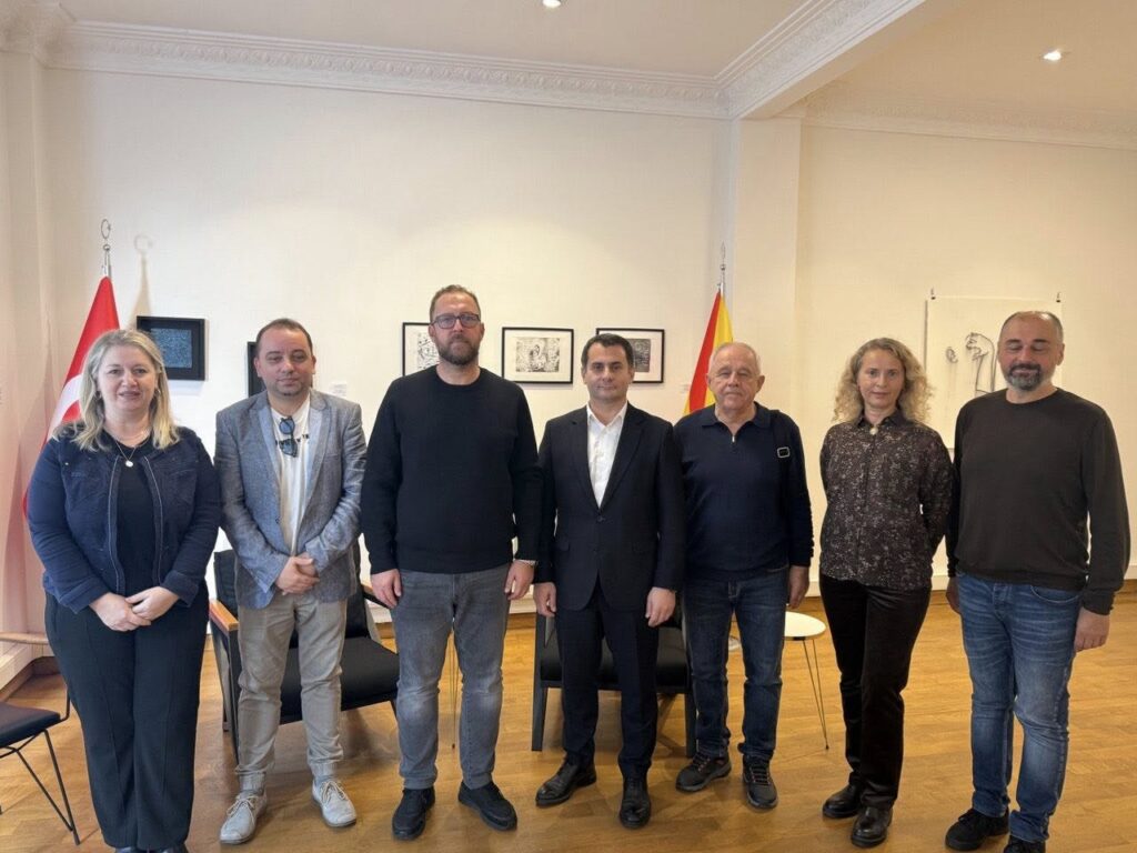 Kültür Bakanı Ljutkov, İstanbul’daki Kültür Merkezi’ni ziyaret etti