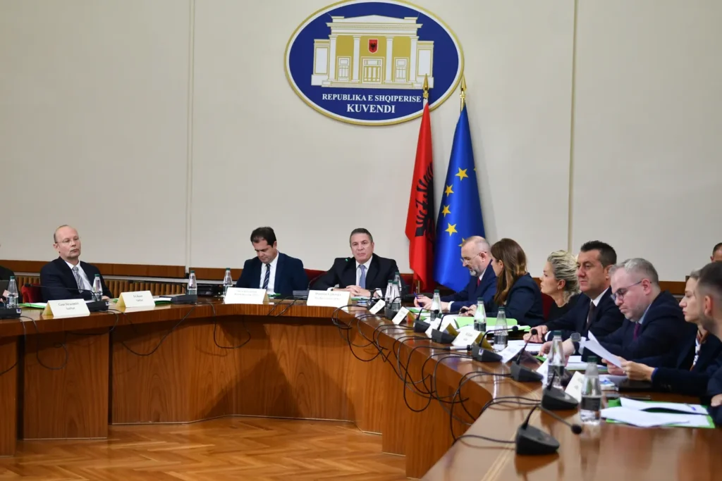 Arnavutluk’ta Seçim Reformu İçin Özel Parlamento Komisyonu İlk Toplantısını Yaptı