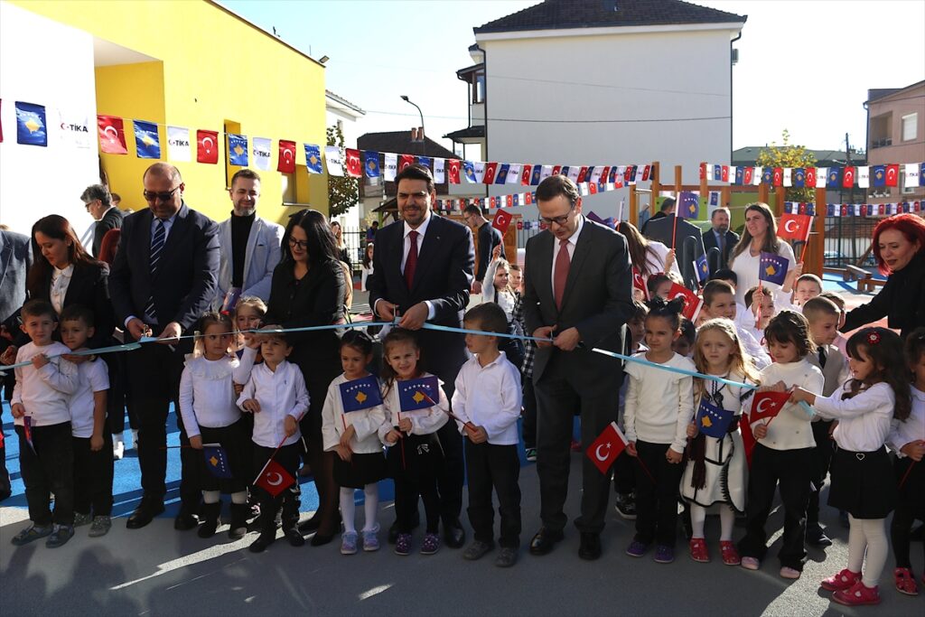 TİKA, Kosovalı çocuklar için oyun parkı kurdu