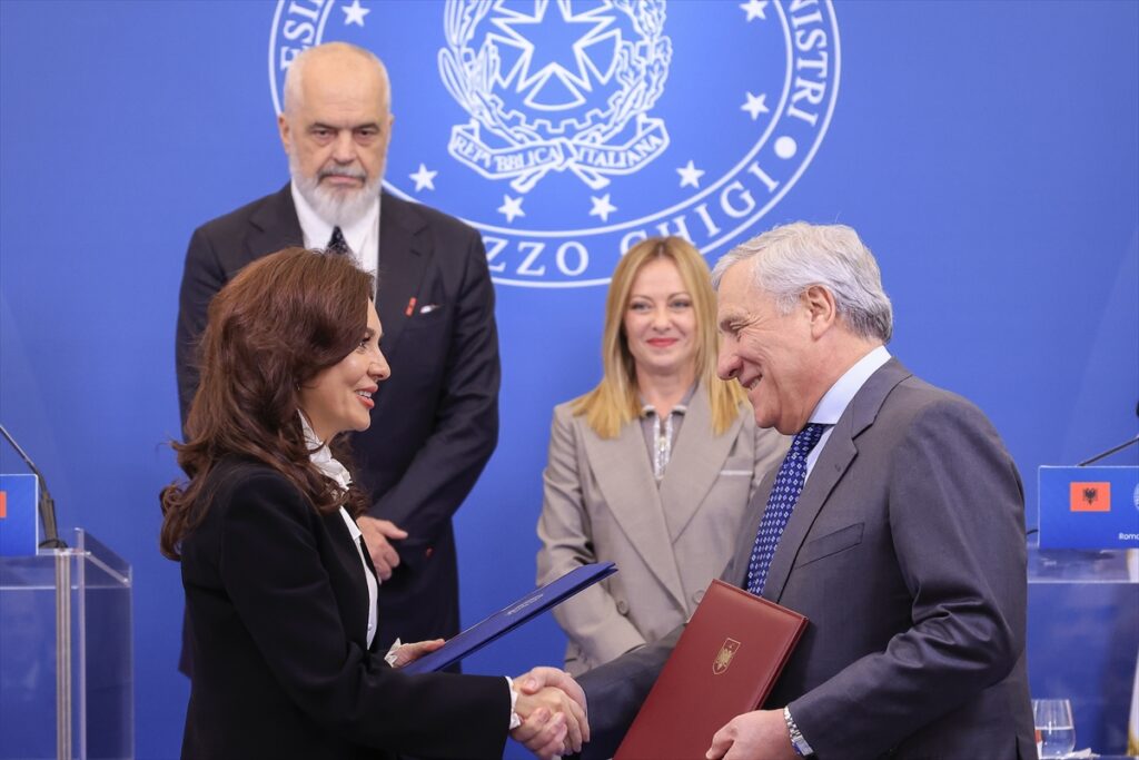 İtalya ile Arnavutluk arasında birçok sektöre yönelik işbirliği anlaşması imzalandı