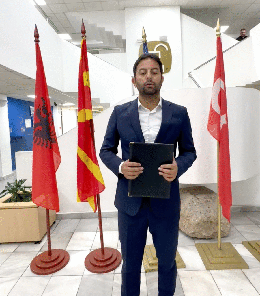 TDP’nin Çayır Belediye Meclis Üyesi Sait Aleivi mazbatasını aldı