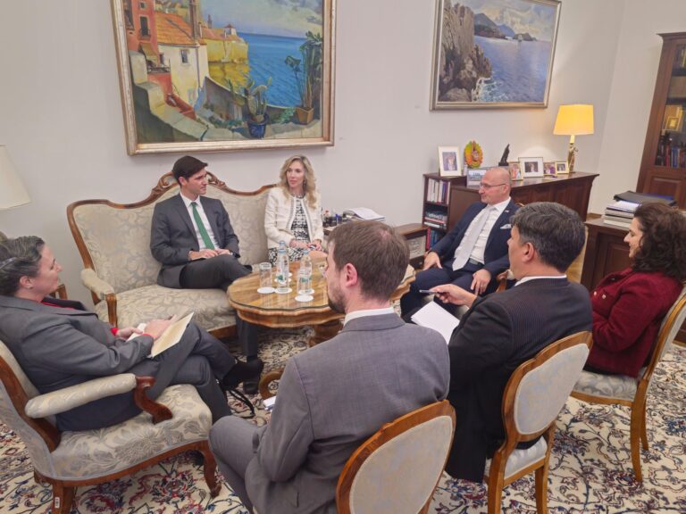 Hırvatistan Dışişleri Bakanı Radman, ABD’nin Zagreb Büyükelçisi McGraw ile görüştü