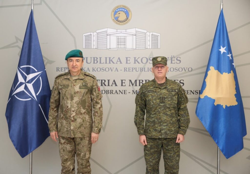 FSK Komutanı Jashari, KFOR Komutanı Tümgeneral Özkan Ulutaş’ı kabul etti