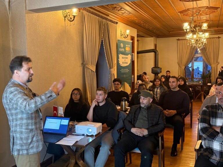 “Balkan Düşüncesinde Önemli Bir Soru: Balkanlar mı, Rumeli mi?” Semineri Düşünsel Çerçeveyi Derinleştirdi