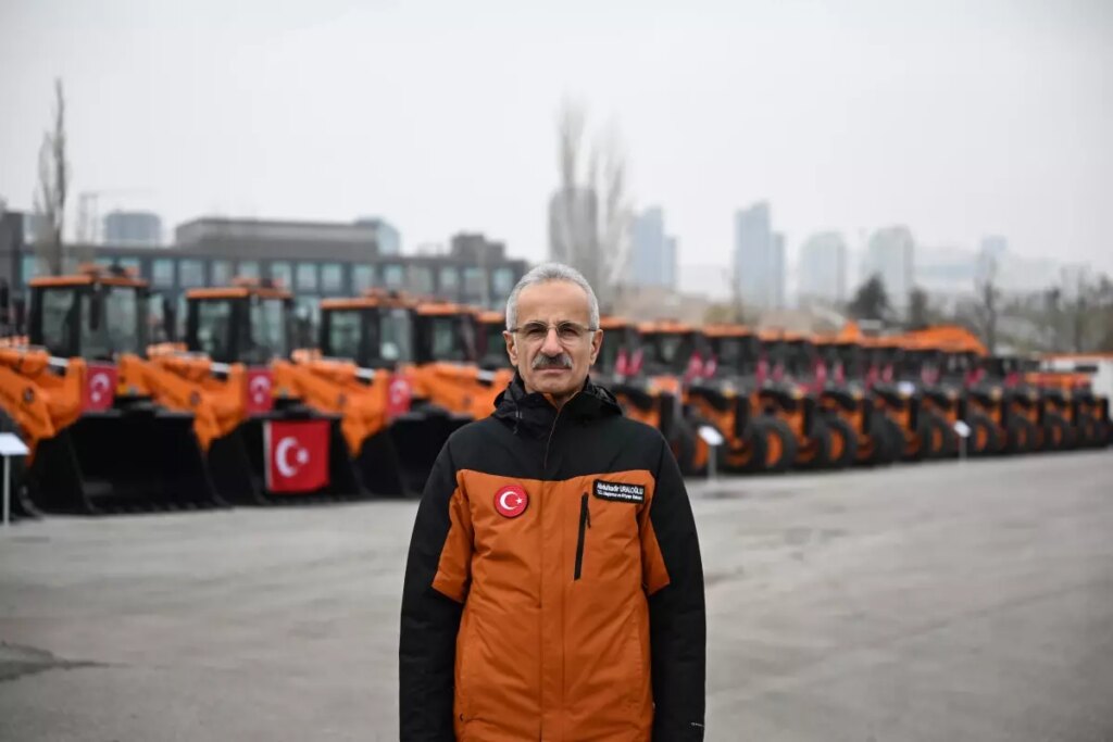 Karla Mücadele İçin 18 Bin 407 Personel ve 14 Bin 263 Araç Görev Başında