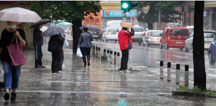 Bugün Hava Parçalı Bulutlu, Yer Yer Yağış Bekleniyor