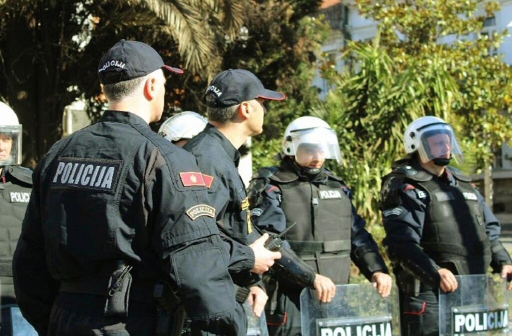 Karadağ “Yabancı” Operasyonu: Bir Çok Kişi Sınır Dışı edildi