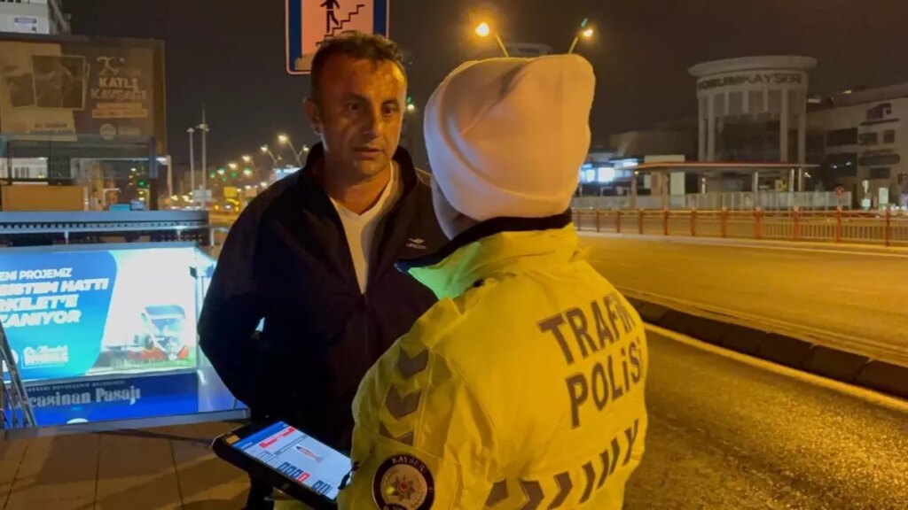 Kayseri’de Ehliyetsiz Sürücü Şoku: Otomobili Alması İçin Çağrılan Kişi de Ehliyetsiz Çıktı