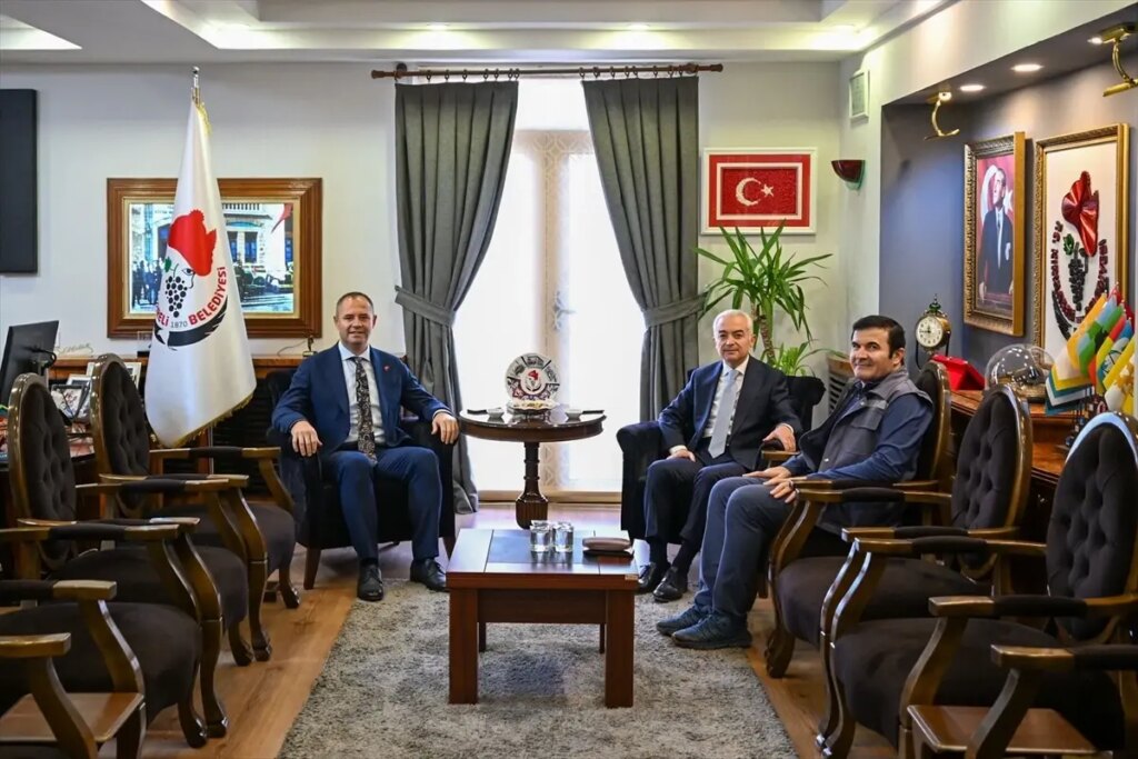 Kırklareli Valisi Uğur Turan, Belediye Başkanı Derya Bulut’u Ziyaret Etti