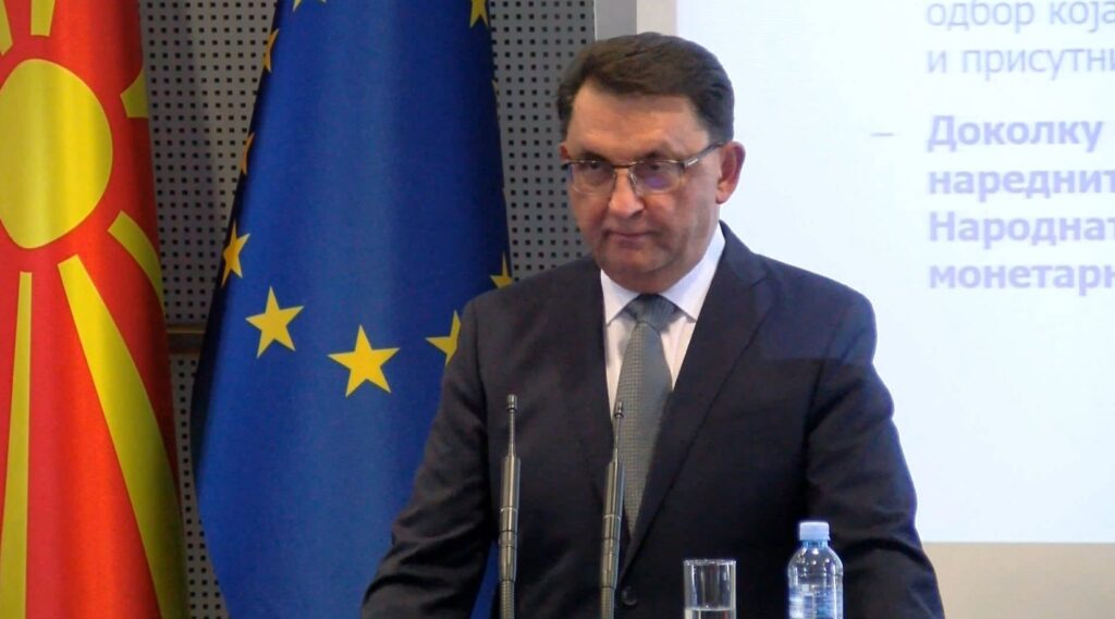 Enflasyon tahminleri kötüleşiyor, ekonomik büyüme iyileşiyor