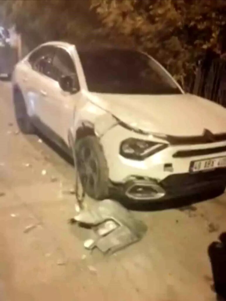 Alkollü Sürücü Park Halindeki Araçlara Çarptı