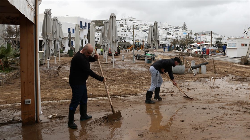 Batı Yunanistan’da olumsuz hava koşulları nedeniyle olağanüstü hal ilan edildi