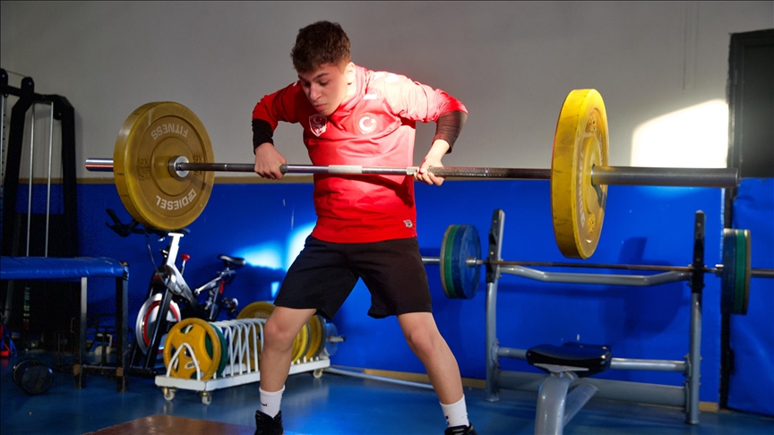 Balkan şampiyonu genç güreşçi, hedefine Avrupa ve dünya şampiyonluklarını koydu