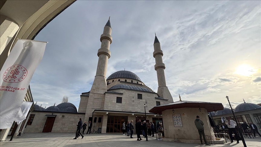 Balkanların en büyük camilerinden Yeni Cami, Kırcaali’de açıldı
